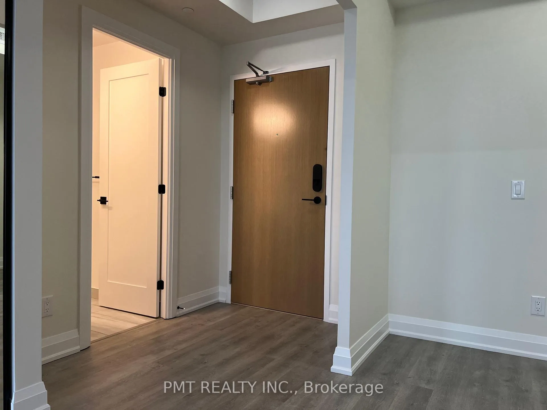 Photo 13 of Unit 907, 2369 Danforth Avenue, Toronto, East End-Danforth — HOMEH