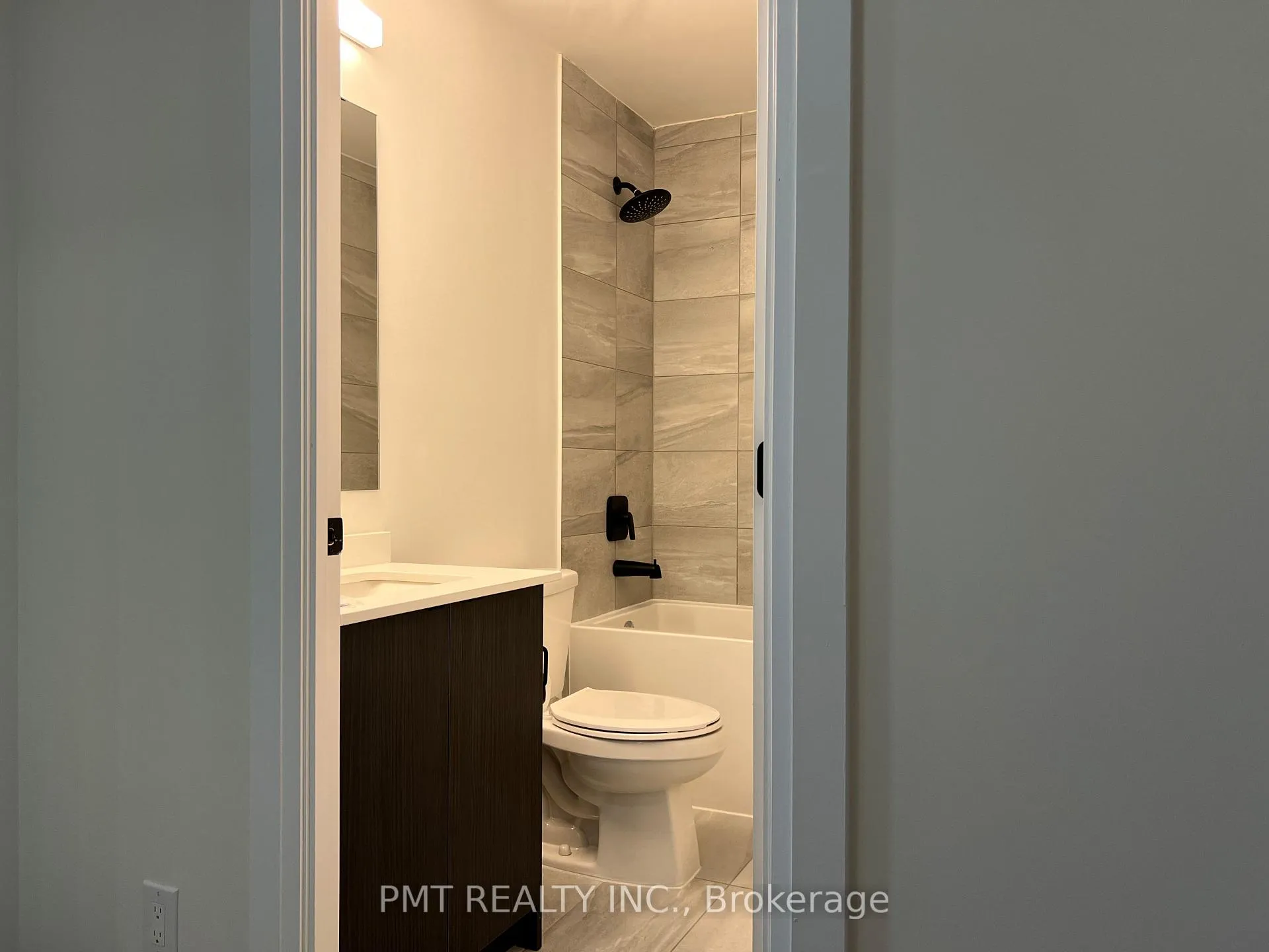 Photo 15 of Unit 907, 2369 Danforth Avenue, Toronto, East End-Danforth — HOMEH