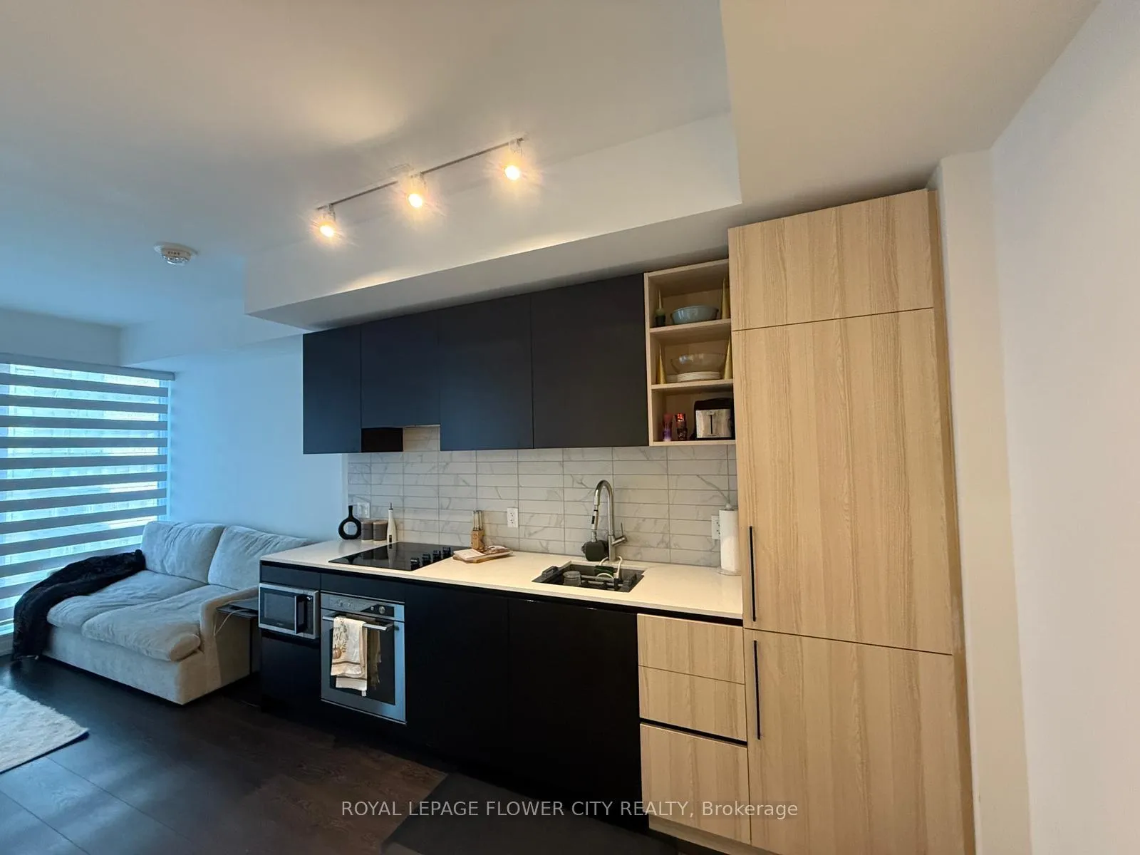 Photo 2 of Unit 3907, 55 Mercer Street, Toronto, Waterfront Communities — HOMEH