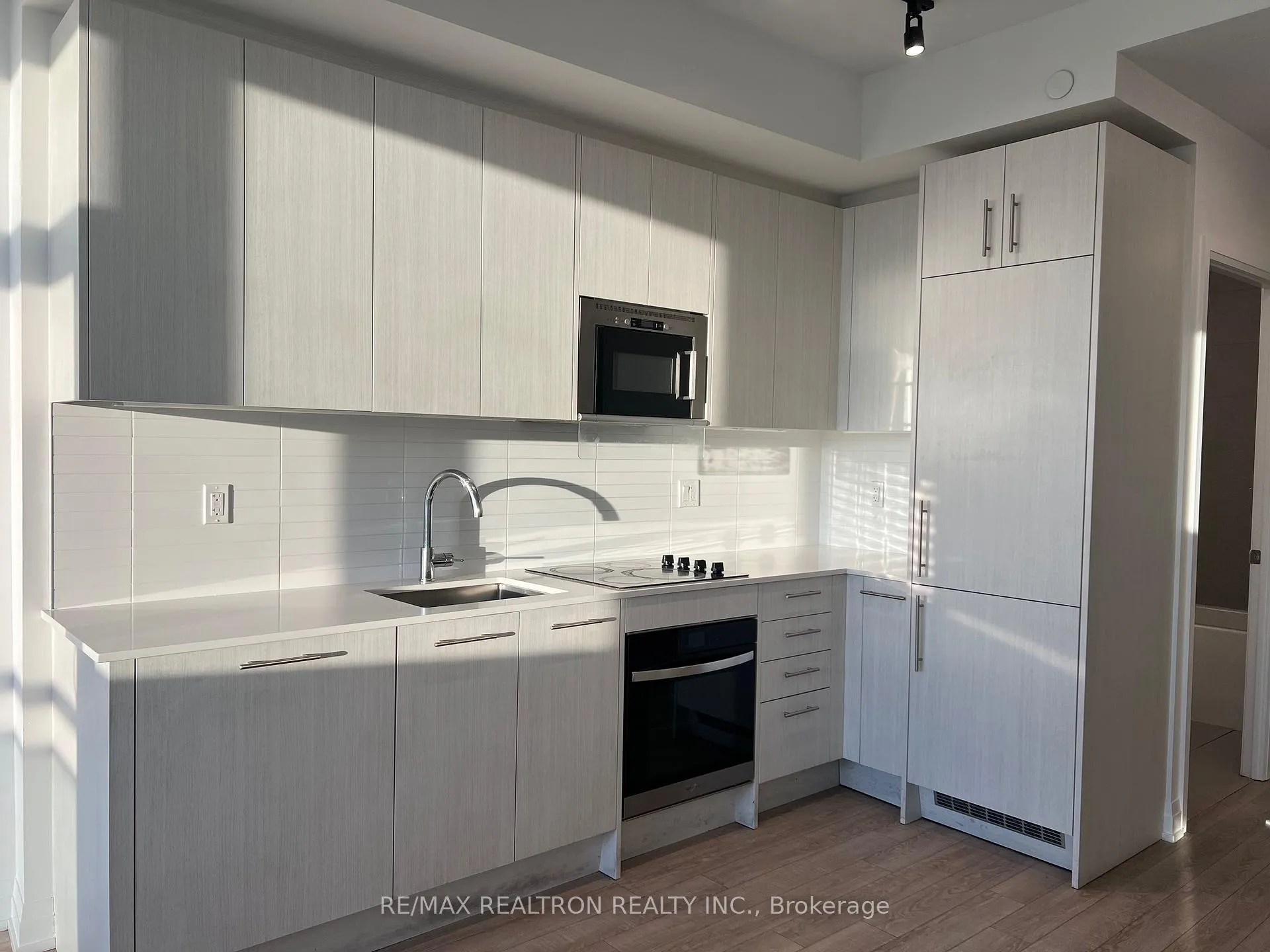 Photo 16 of Unit 817, 286 Main Street, Toronto, East End-Danforth — HOMEH