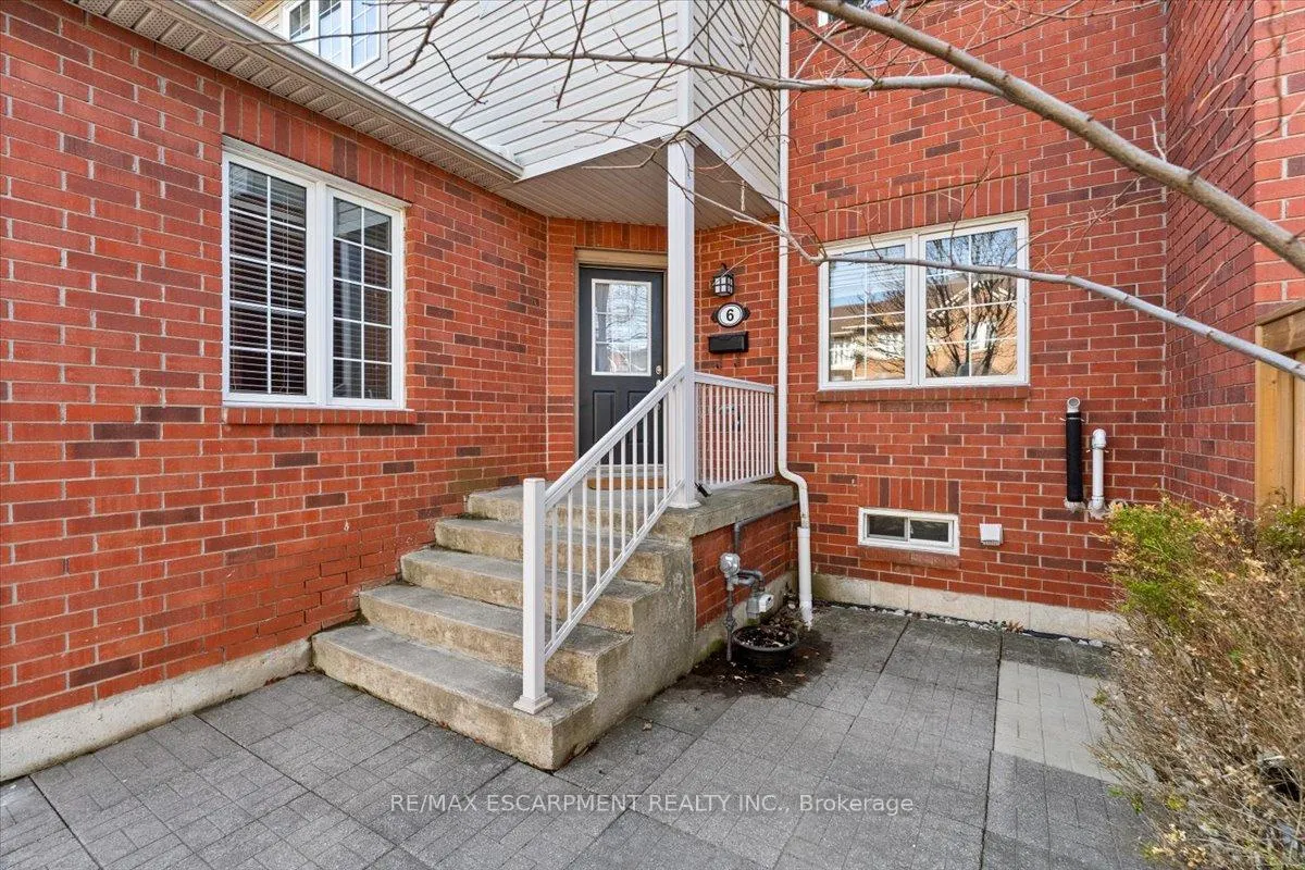 Photo 3 of Unit 6, 100 Beddoe Drive, Hamilton, Chedoke Park — HOMEH
