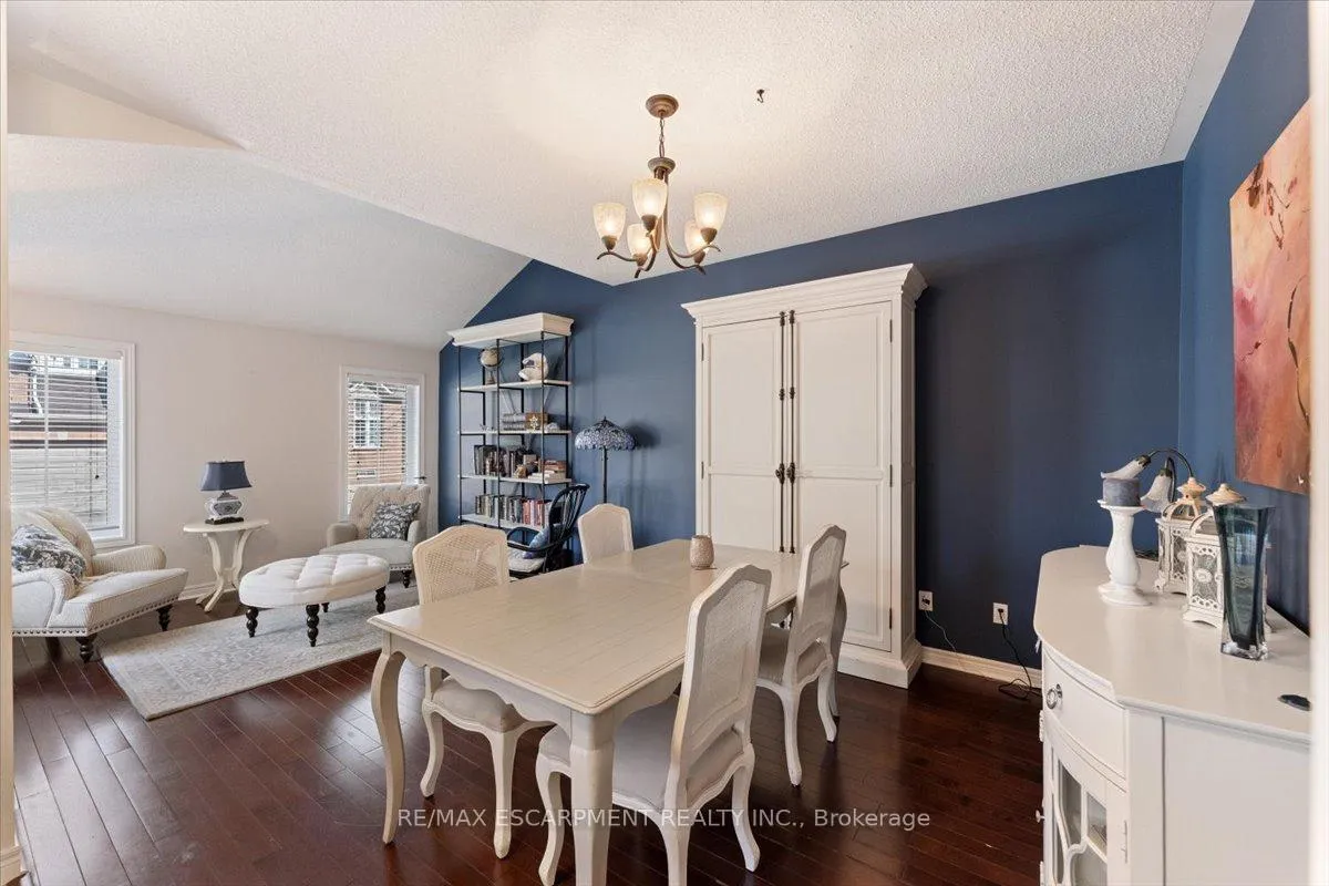 Photo 5 of Unit 6, 100 Beddoe Drive, Hamilton, Chedoke Park — HOMEH