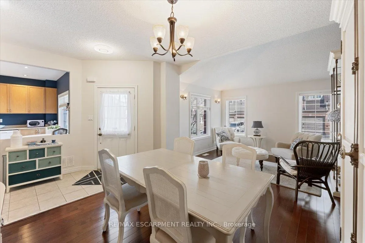 Photo 6 of Unit 6, 100 Beddoe Drive, Hamilton, Chedoke Park — HOMEH
