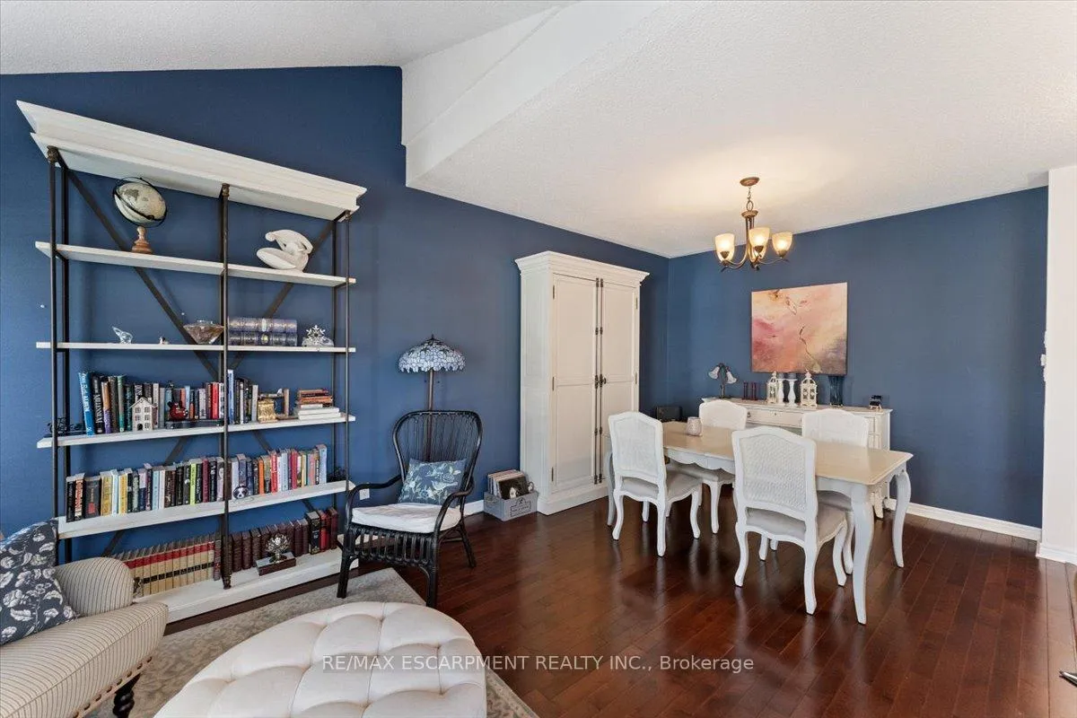 Photo 8 of Unit 6, 100 Beddoe Drive, Hamilton, Chedoke Park — HOMEH
