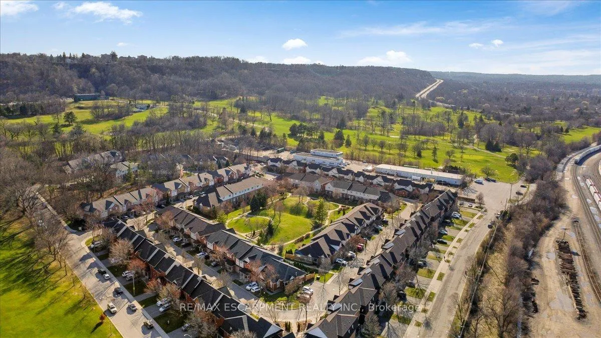 Photo 46 of Unit 6, 100 Beddoe Drive, Hamilton, Chedoke Park — HOMEH