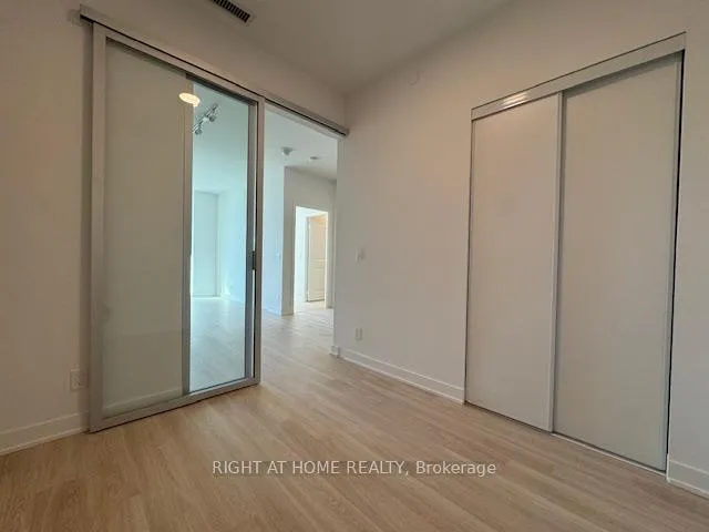 Photo 11 of Unit 2004, 30 Upper Mall Way, Vaughan, Brownridge — HOMEH