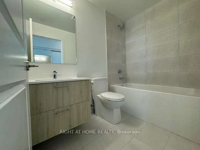 Photo 16 of Unit 2004, 30 Upper Mall Way, Vaughan, Brownridge — HOMEH