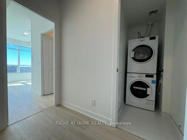 Photo 19 of Unit 2004, 30 Upper Mall Way, Vaughan, Brownridge — HOMEH