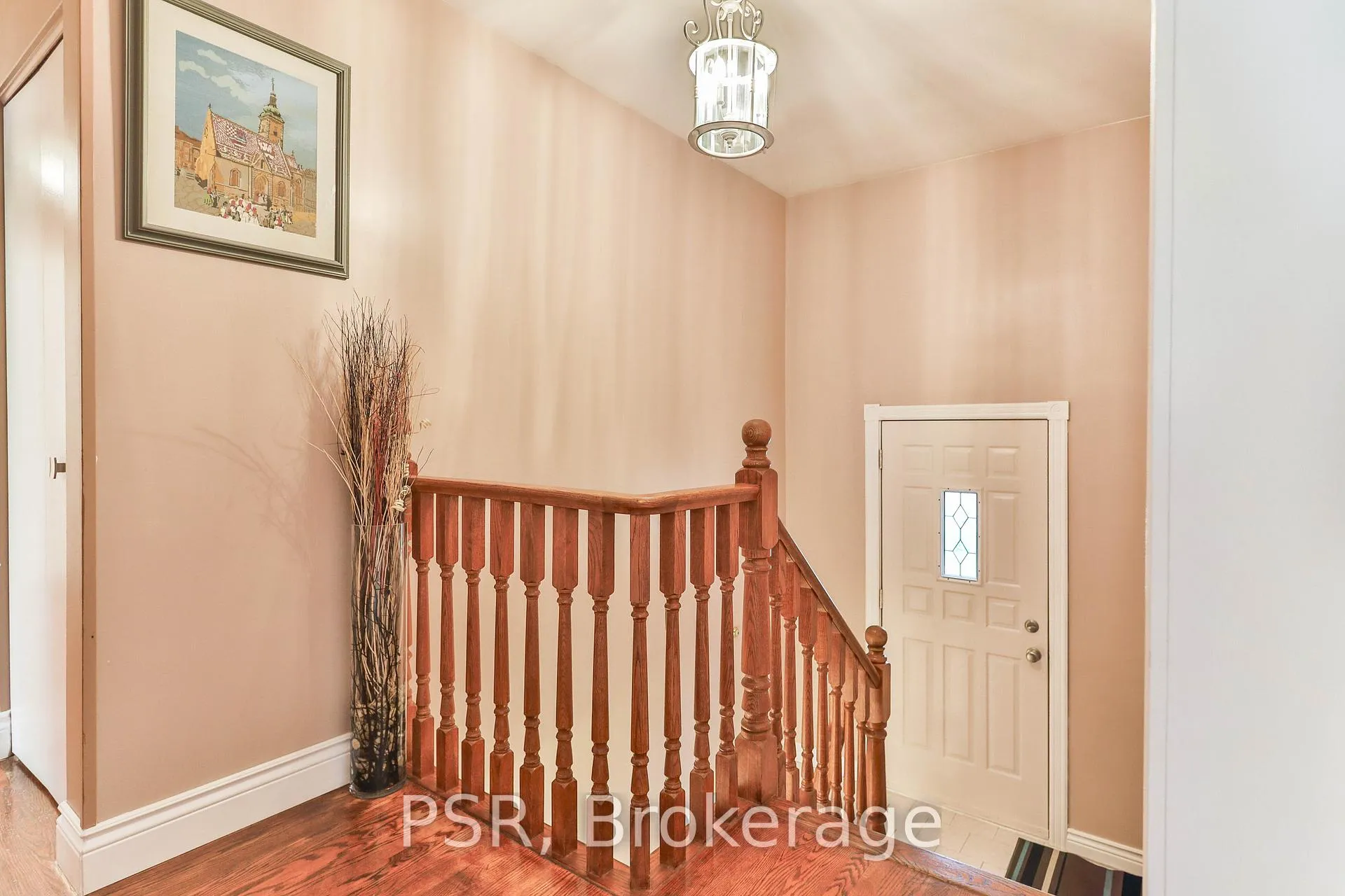 Photo 6 of 16 Colmar Place, Hamilton, Dundas — HOMEH