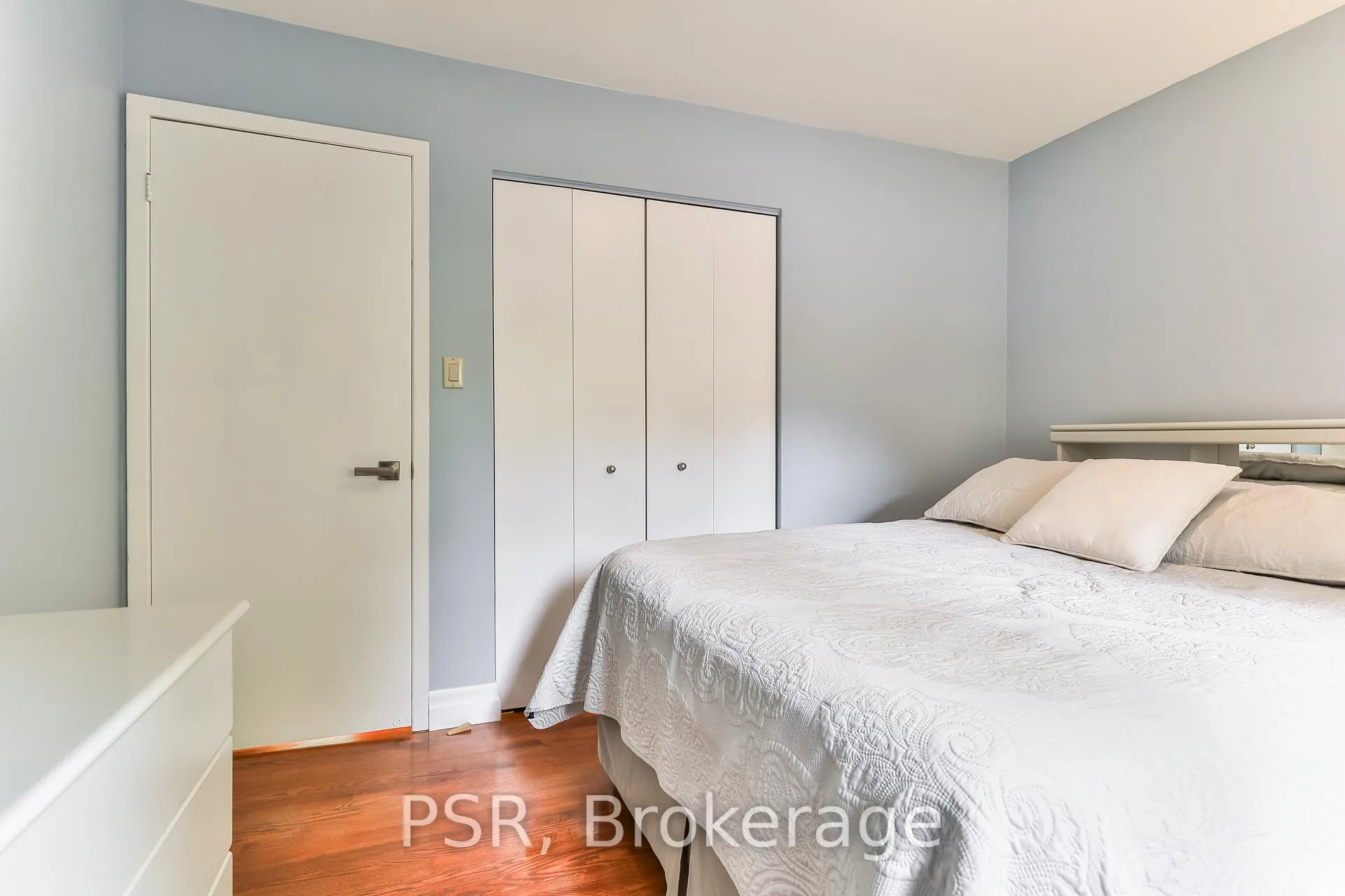 Photo 10 of 16 Colmar Place, Hamilton, Dundas — HOMEH