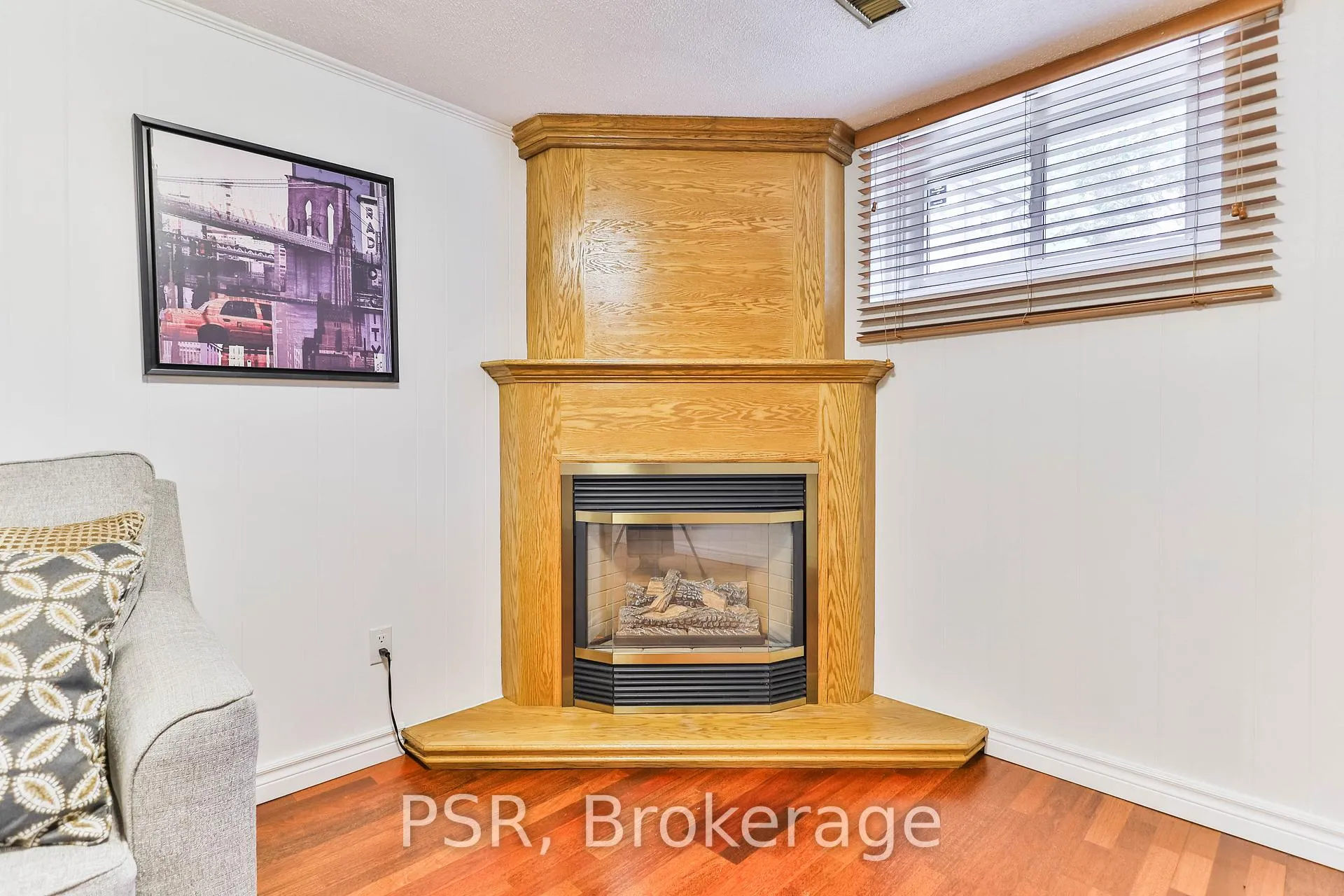 Photo 19 of 16 Colmar Place, Hamilton, Dundas — HOMEH