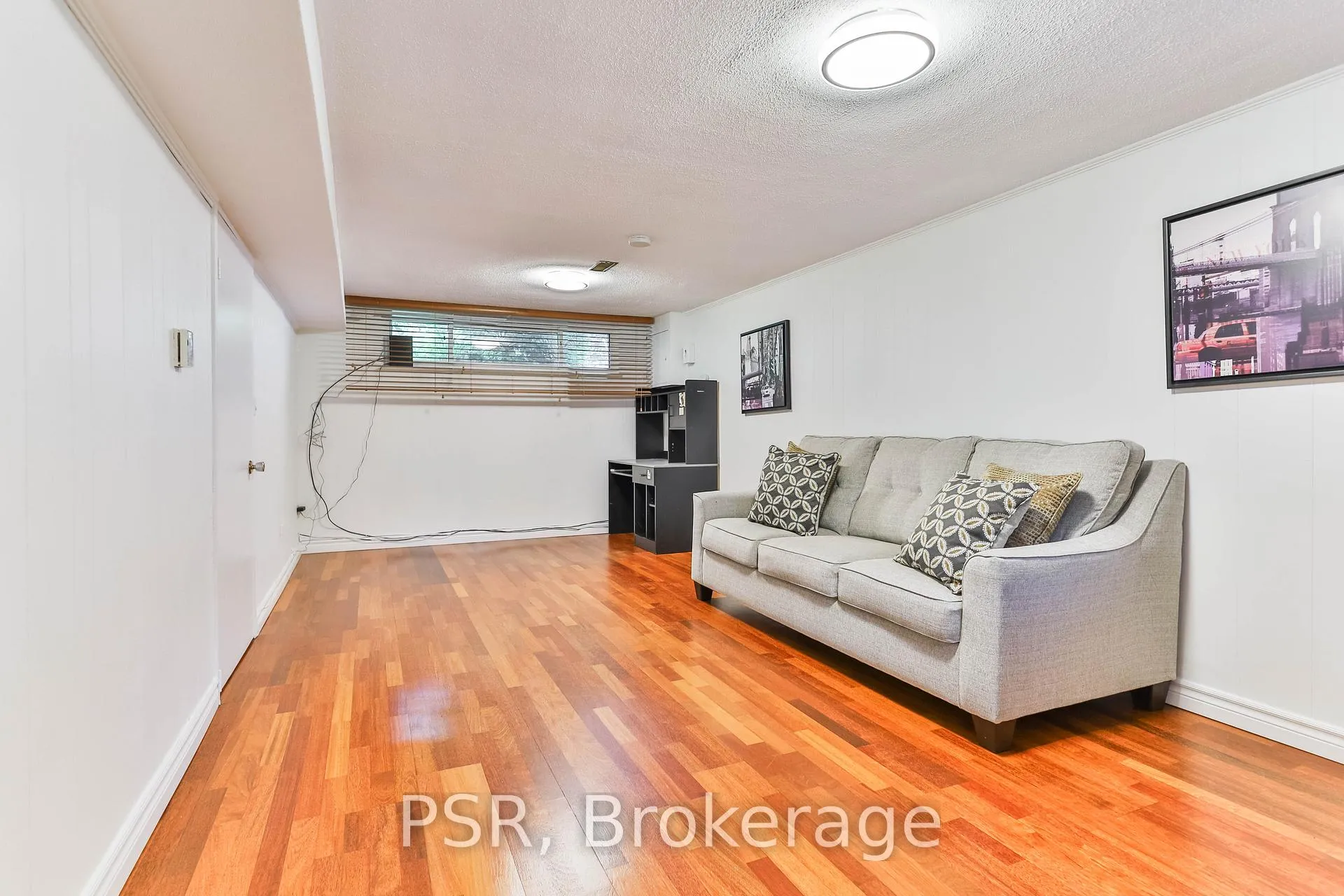 Photo 20 of 16 Colmar Place, Hamilton, Dundas — HOMEH