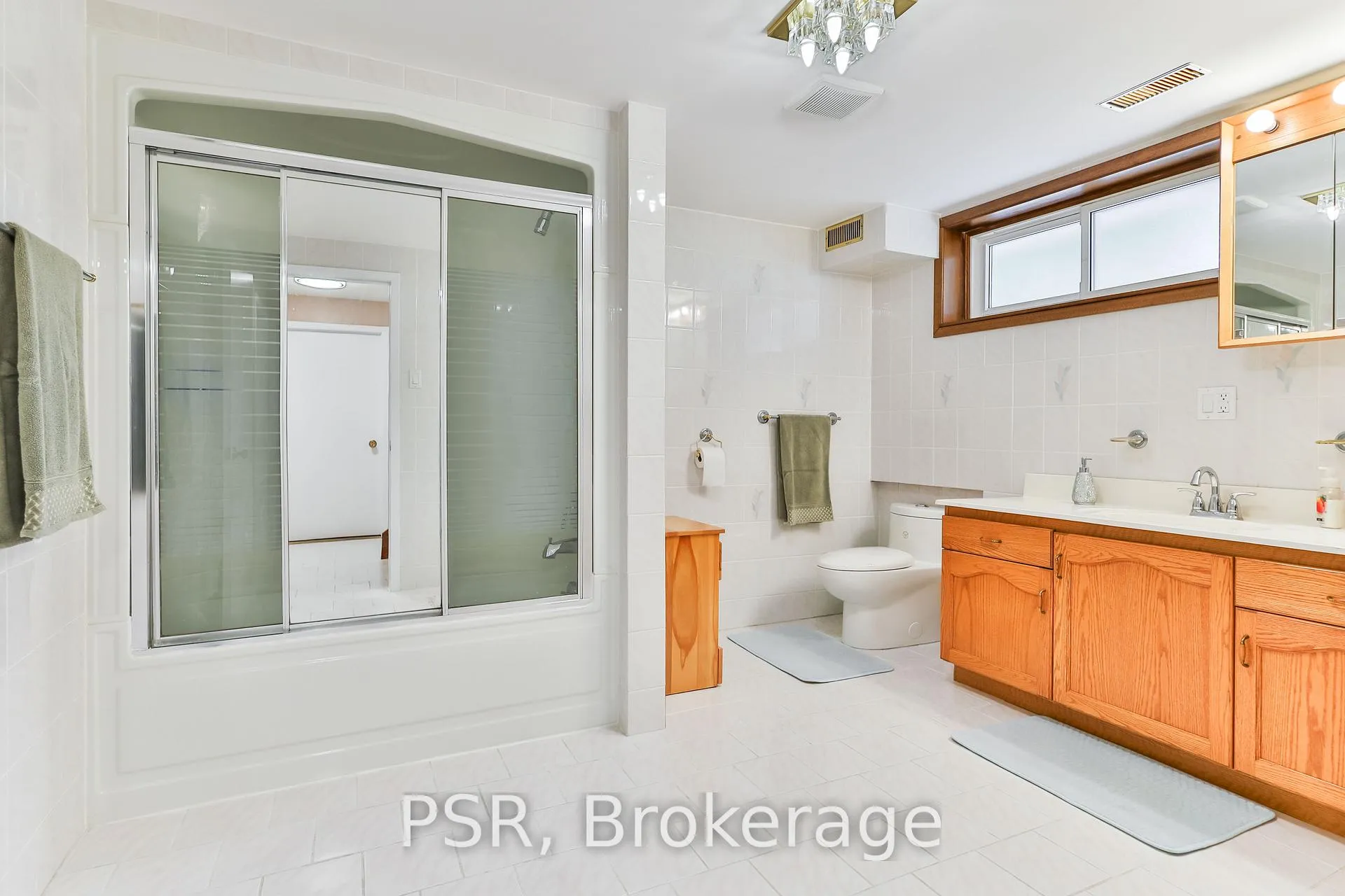 Photo 21 of 16 Colmar Place, Hamilton, Dundas — HOMEH