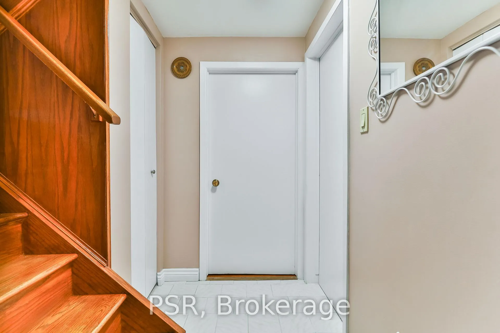 Photo 24 of 16 Colmar Place, Hamilton, Dundas — HOMEH