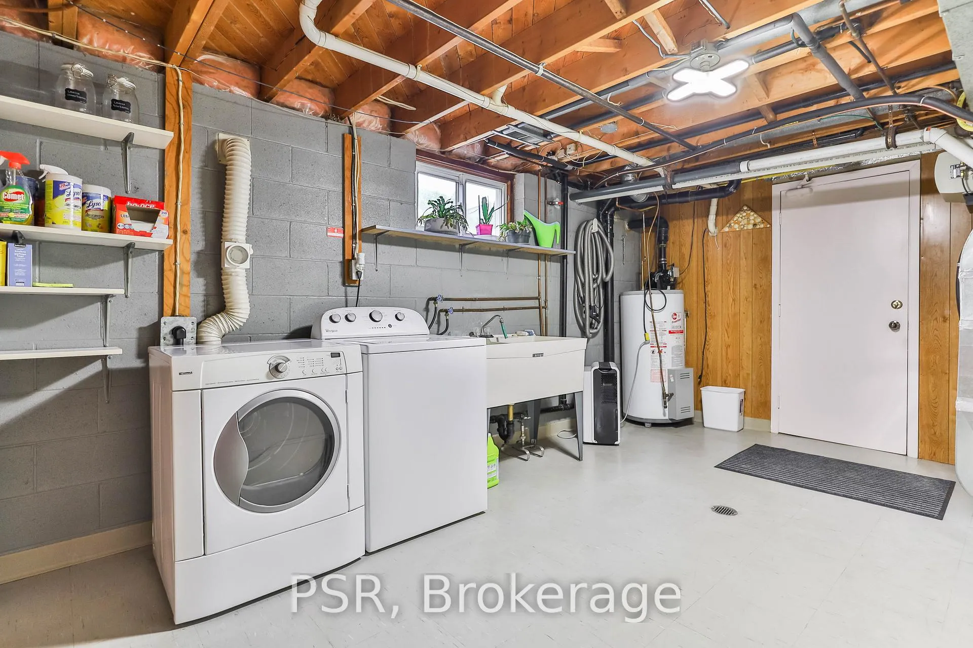 Photo 25 of 16 Colmar Place, Hamilton, Dundas — HOMEH