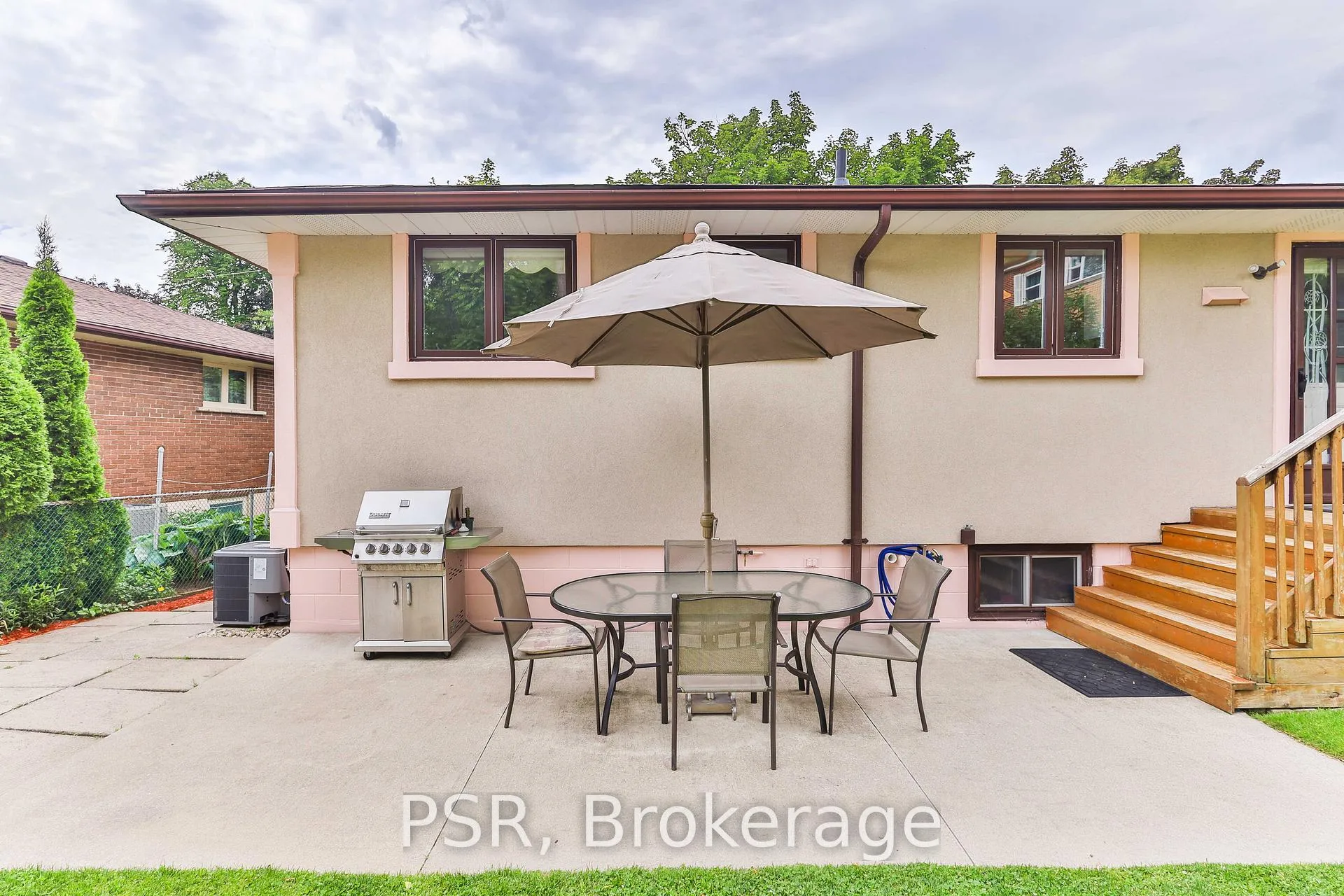 Photo 29 of 16 Colmar Place, Hamilton, Dundas — HOMEH