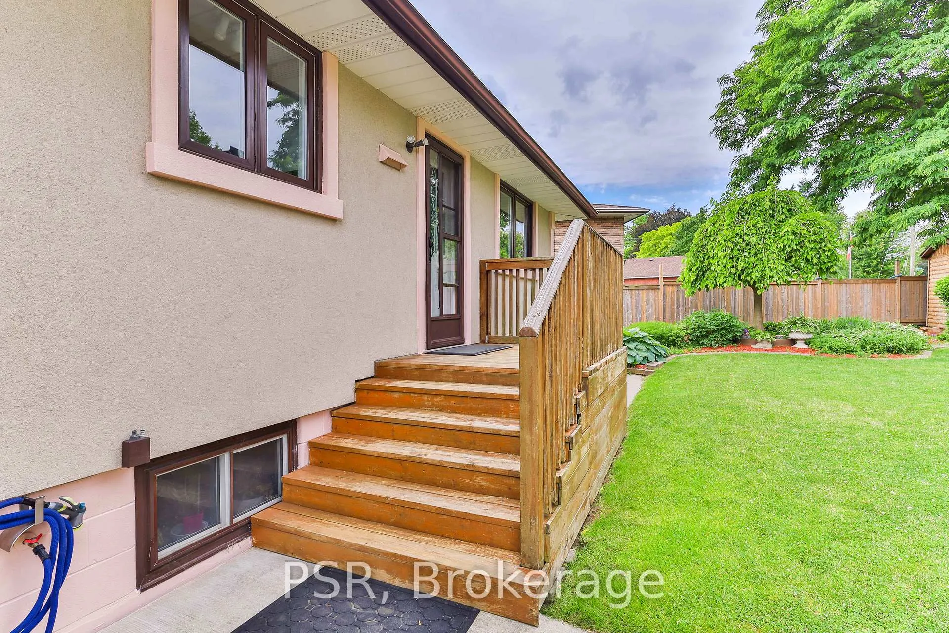 Photo 30 of 16 Colmar Place, Hamilton, Dundas — HOMEH