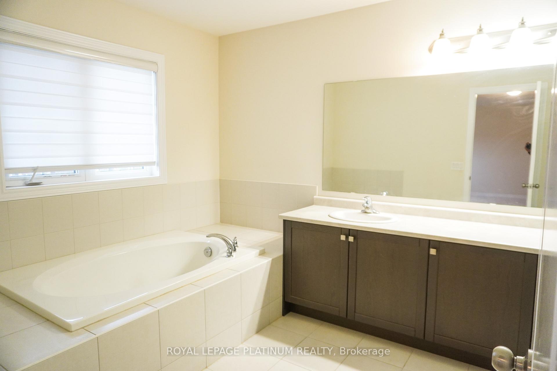 Photo 15 of 139 Newhouse Boulevard, Caledon, Rural Caledon — HOMEH