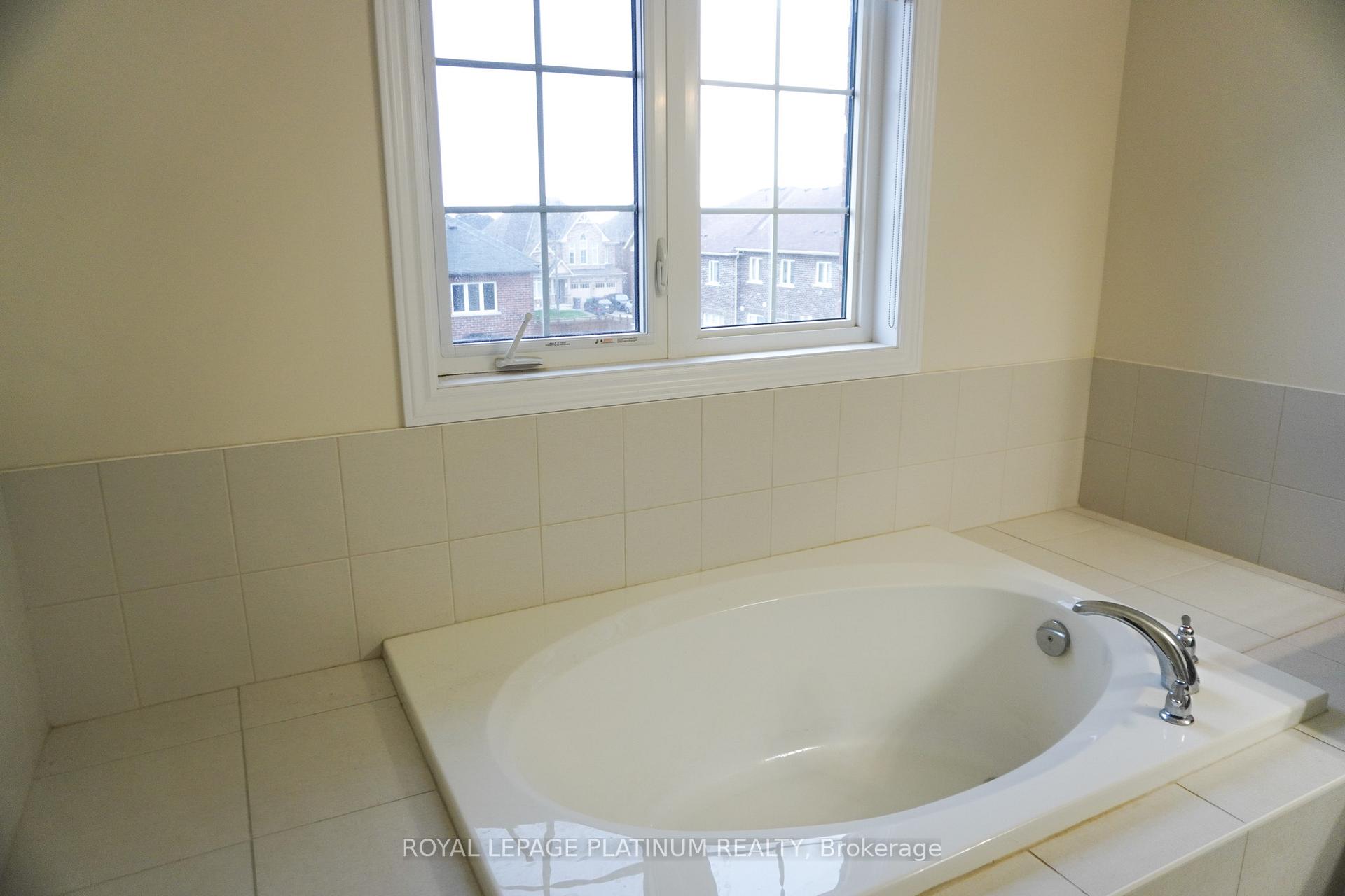 Photo 17 of 139 Newhouse Boulevard, Caledon, Rural Caledon — HOMEH