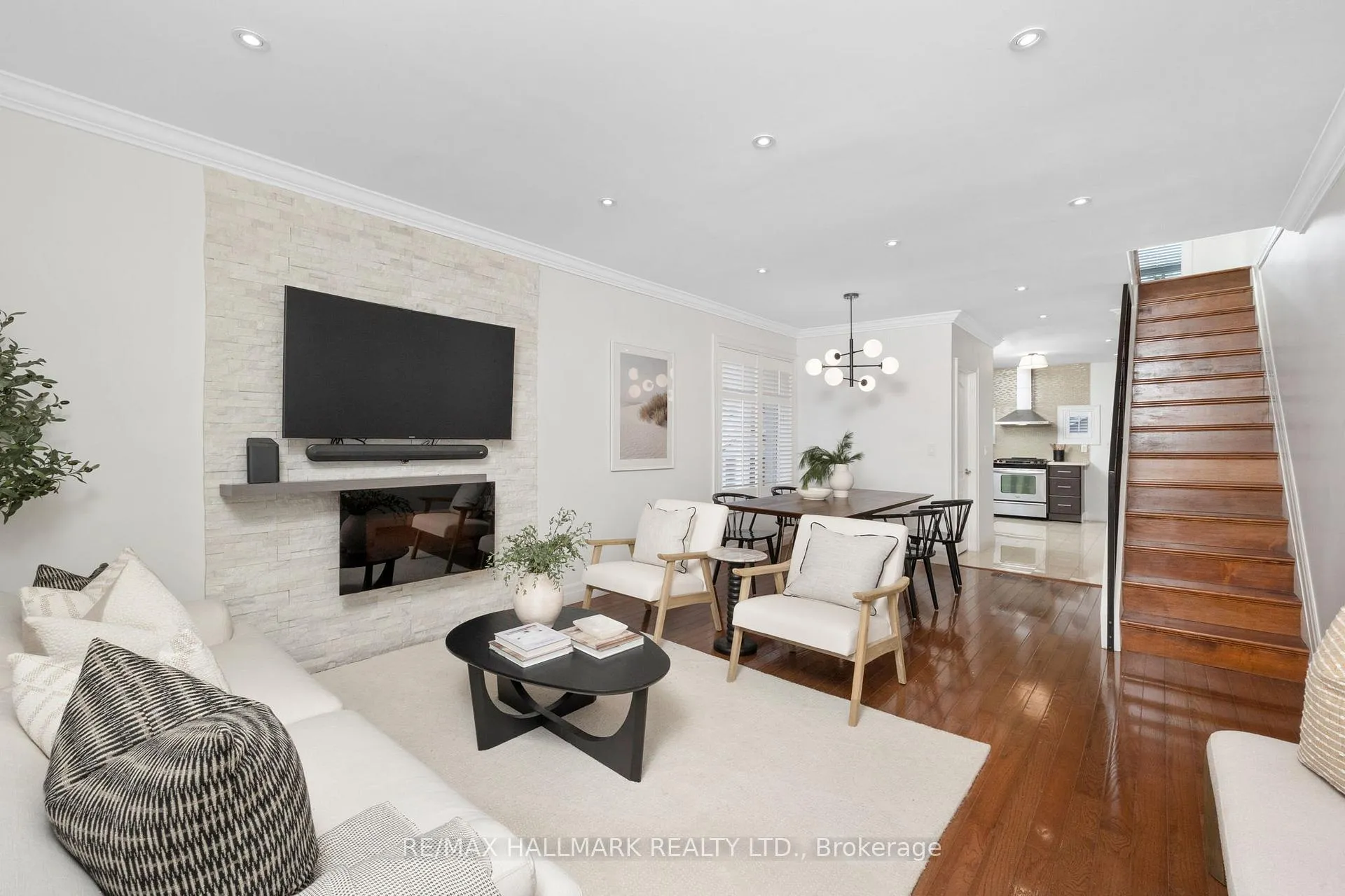 Photo 2 of 43 Baltic Avenue, Toronto, East York — HOMEH