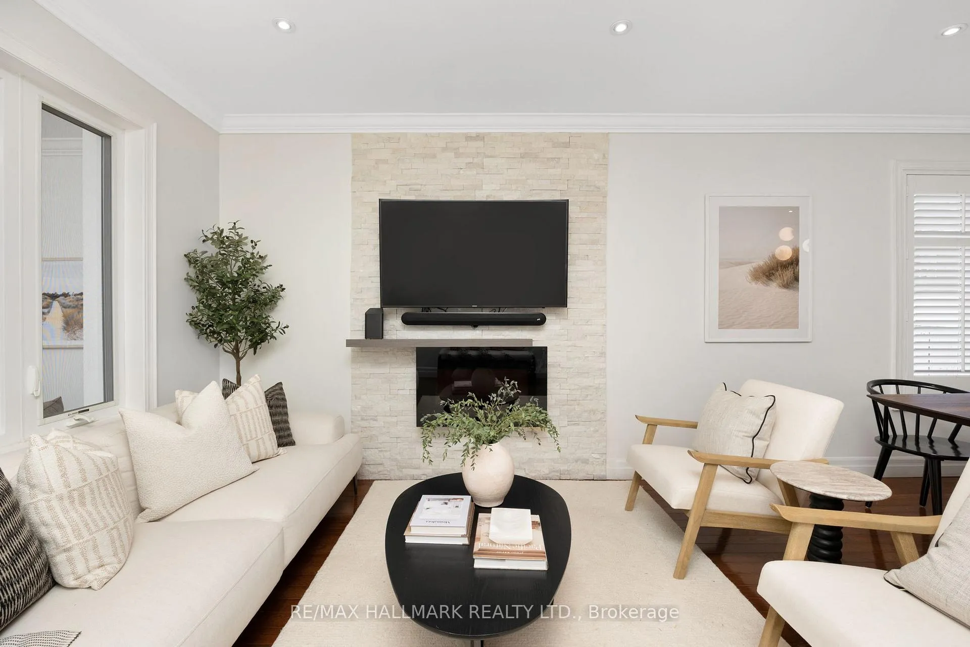 Photo 3 of 43 Baltic Avenue, Toronto, East York — HOMEH