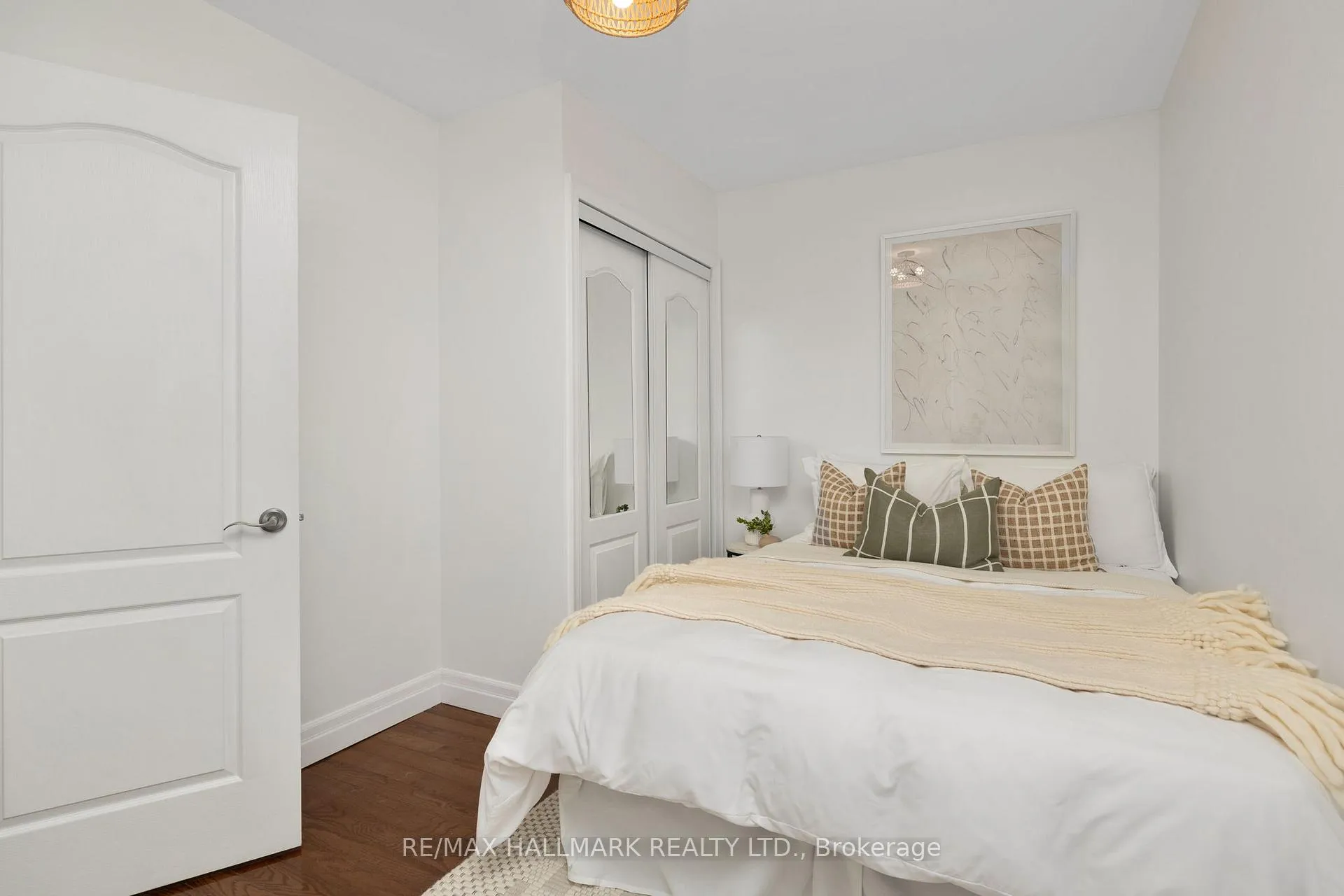 Photo 17 of 43 Baltic Avenue, Toronto, East York — HOMEH