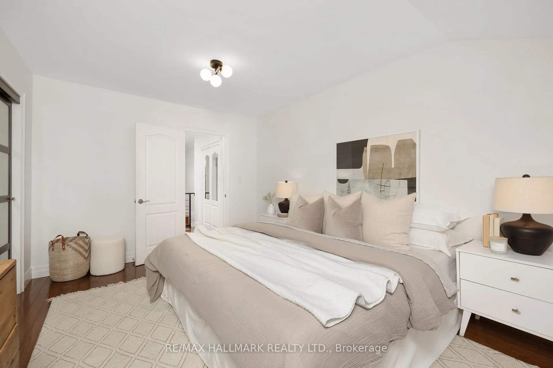 Photo 23 of 43 Baltic Avenue, Toronto, East York — HOMEH