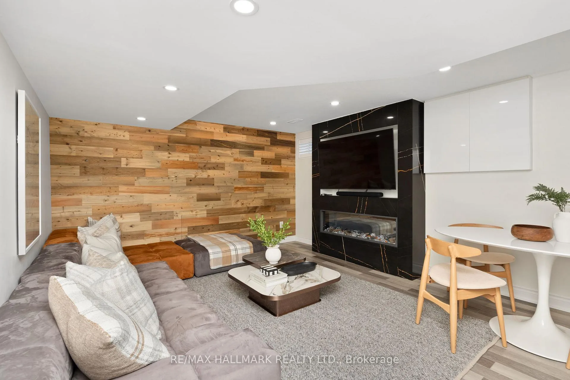 Photo 25 of 43 Baltic Avenue, Toronto, East York — HOMEH
