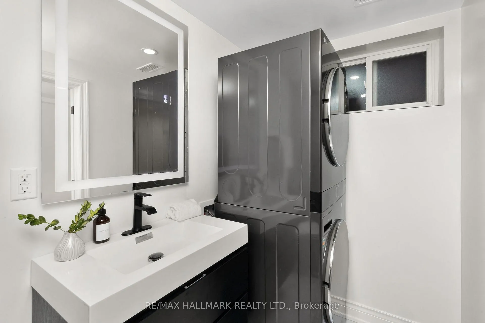 Photo 33 of 43 Baltic Avenue, Toronto, East York — HOMEH
