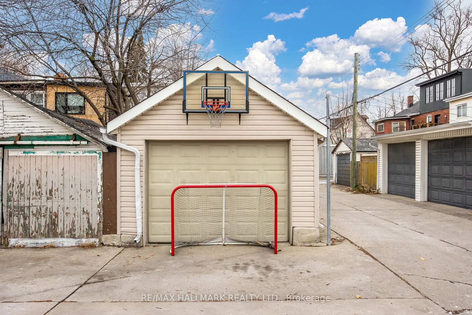 Photo 39 of 43 Baltic Avenue, Toronto, East York — HOMEH
