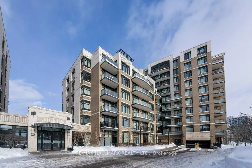 Front of Unit 803, 131 Upper Duke Crescent
