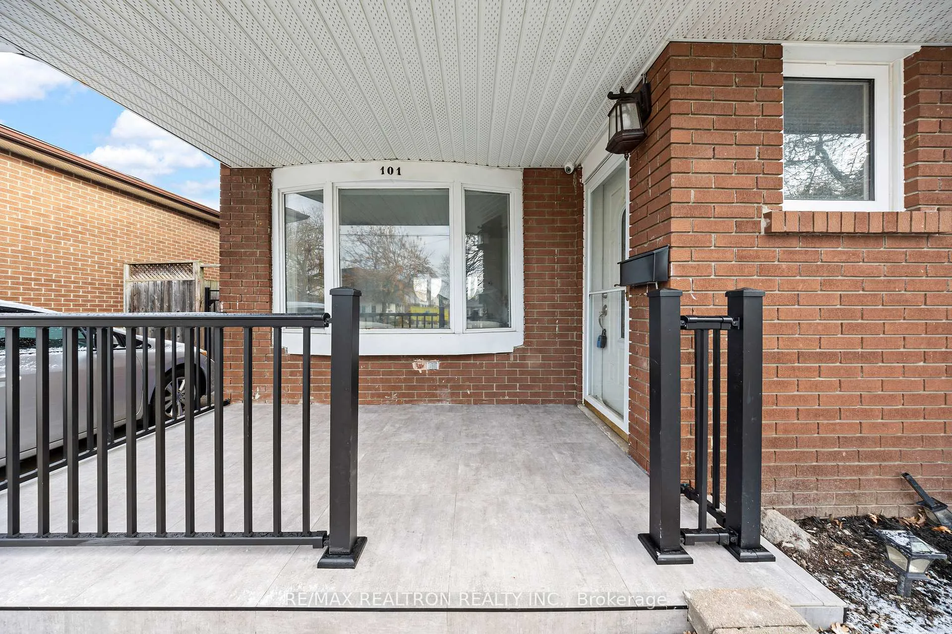 Photo 3 of 101 Guelph Street, Oshawa, Donevan — HOMEH