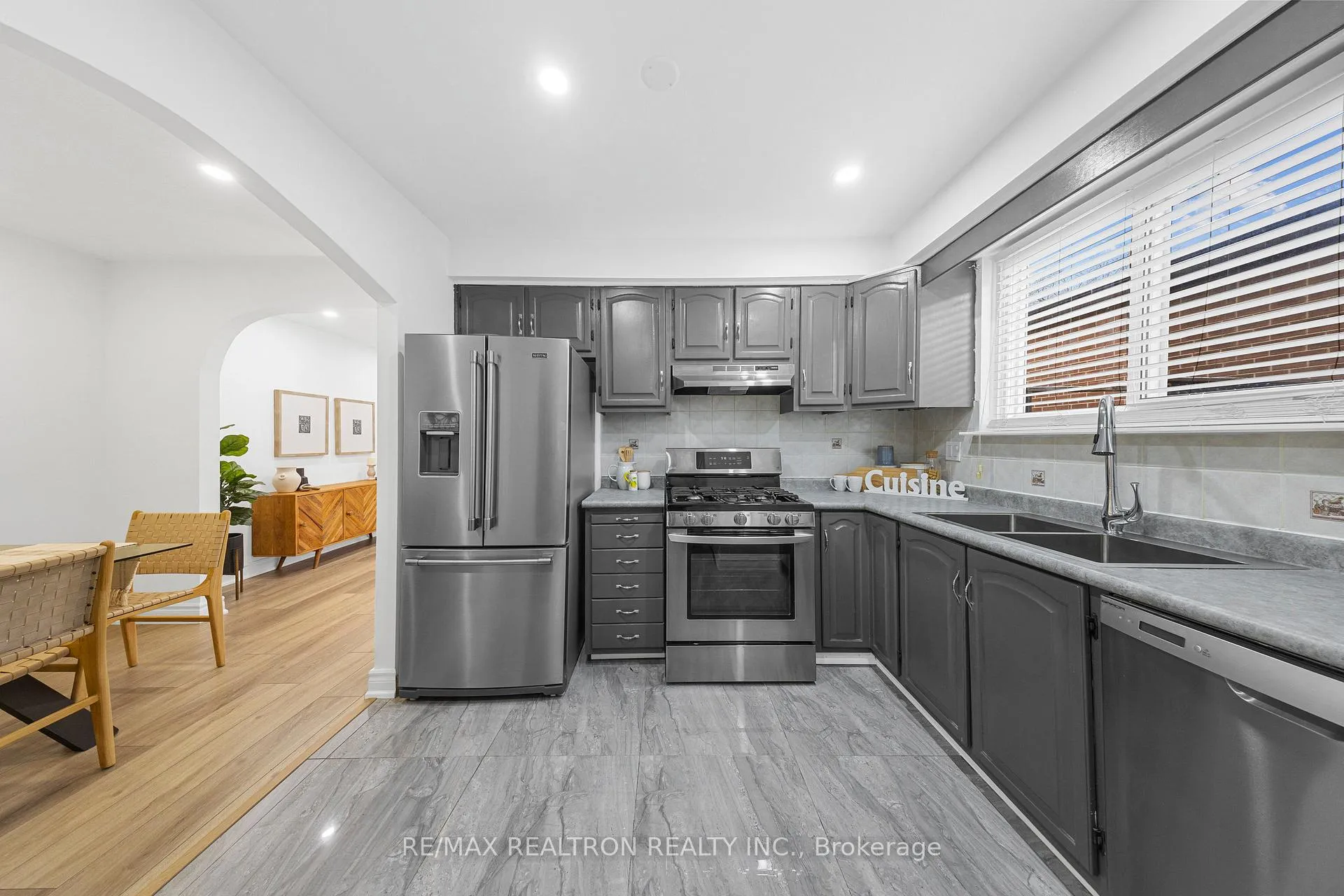 Photo 13 of 101 Guelph Street, Oshawa, Donevan — HOMEH