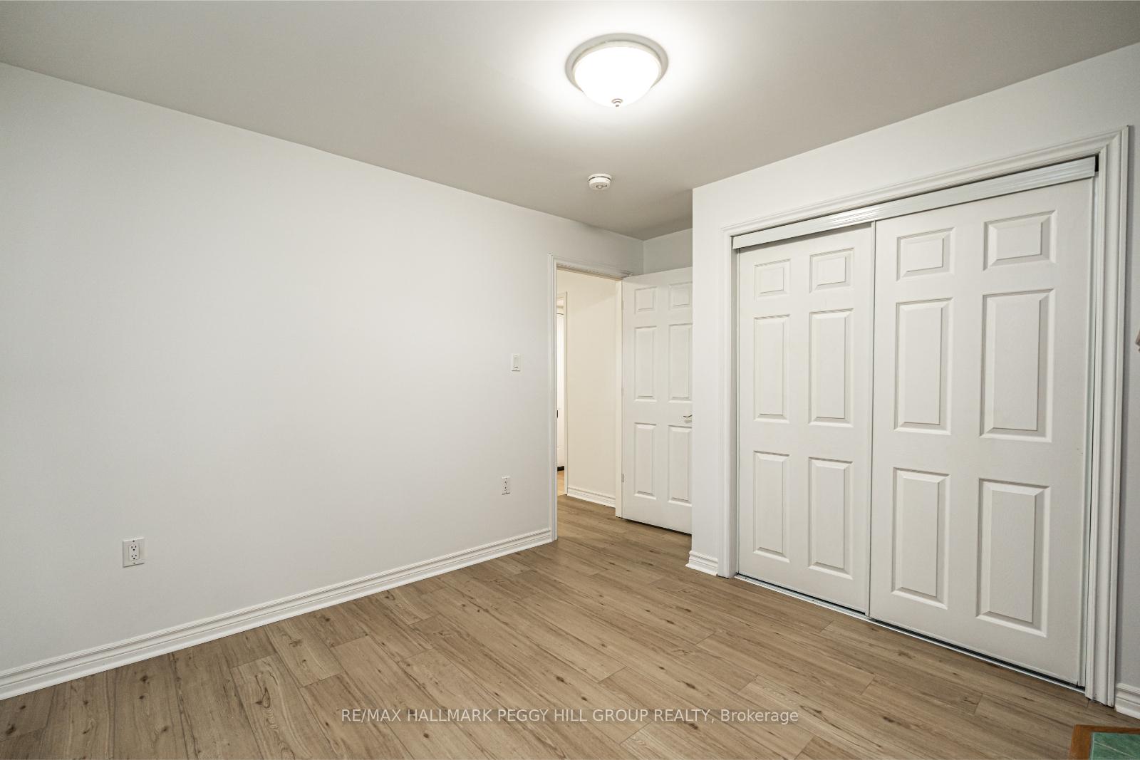 Photo 5 of Unit Lower, 49 Forest Dale Drive, Barrie, Little Lake — HOMEH
