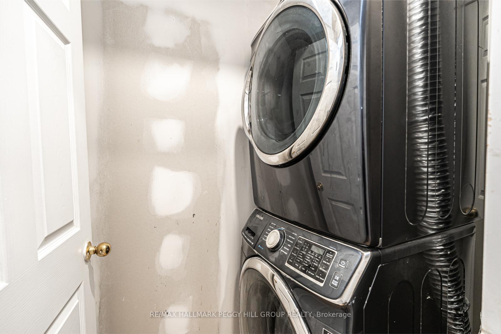 Photo 10 of Unit Lower, 49 Forest Dale Drive, Barrie, Little Lake — HOMEH