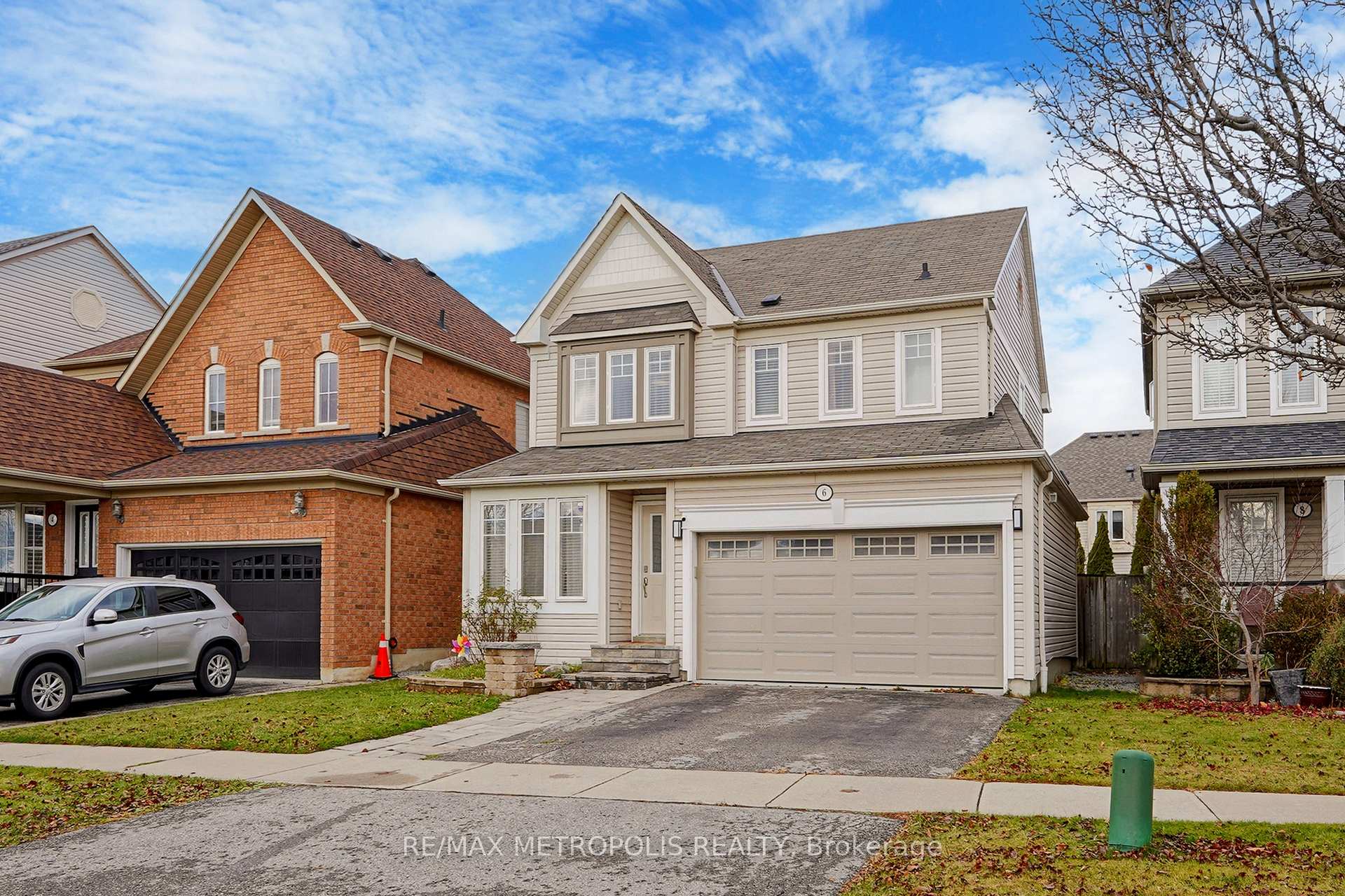 Photo 3 of 6 Ryder Crescent, Ajax, Northeast Ajax — HOMEH