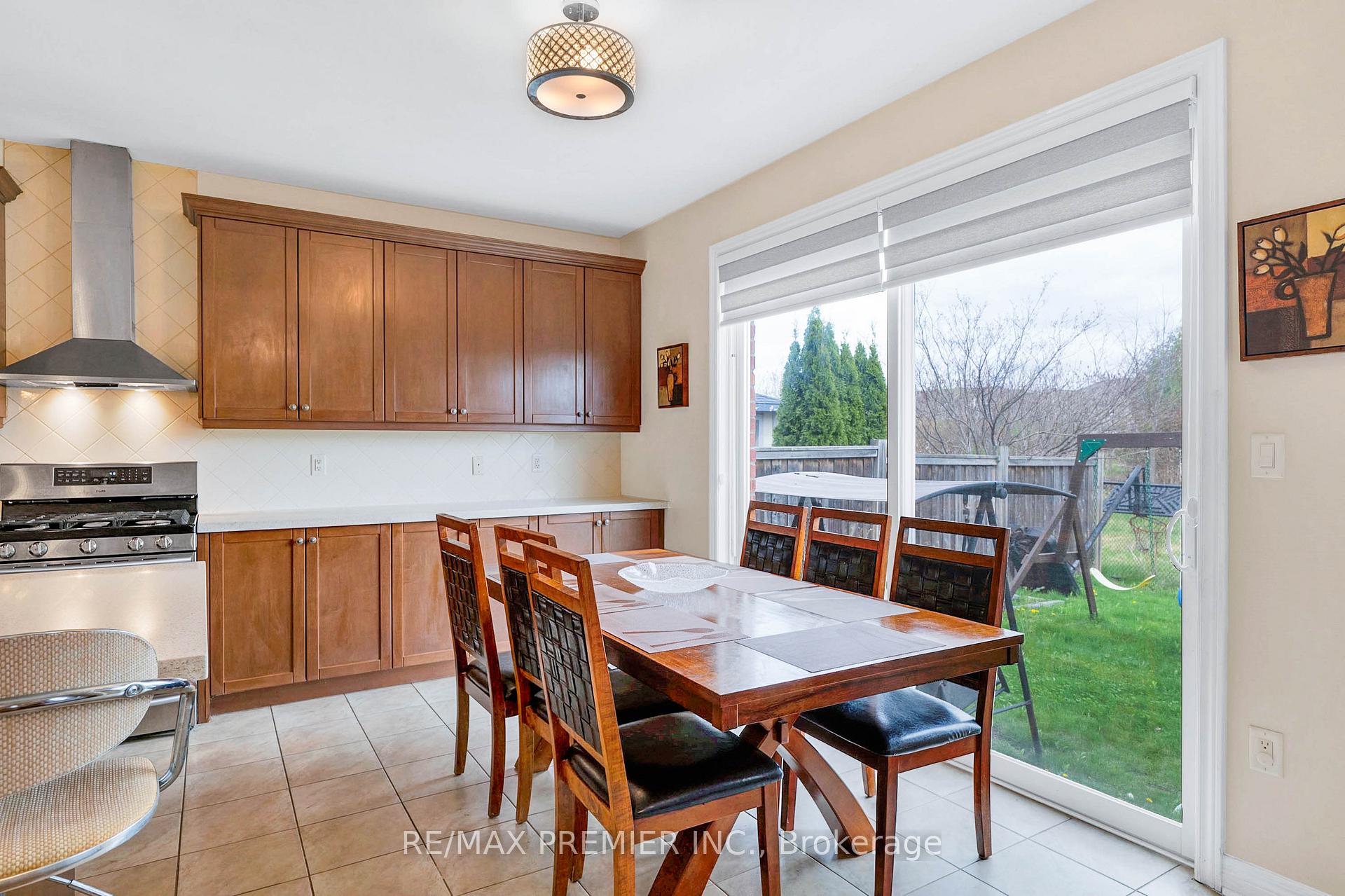 Photo 15 of 9 Twistleton Street, Caledon, Rural Caledon — HOMEH