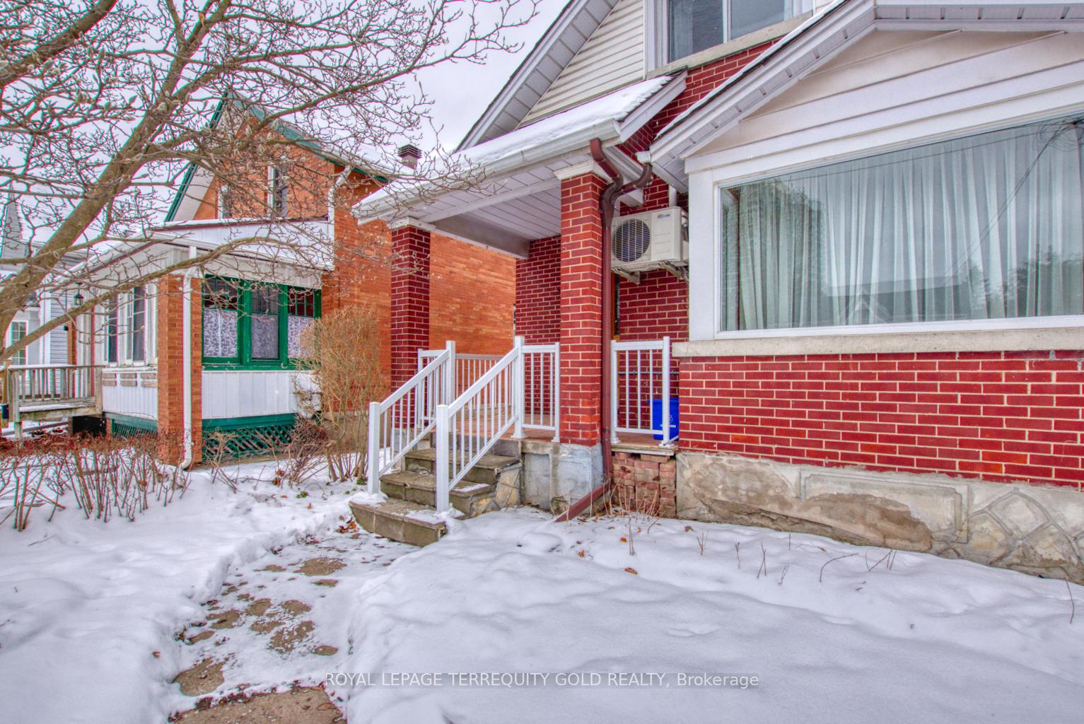Photo 4 of 23 Mill Street, Brampton, Downtown Brampton — HOMEH