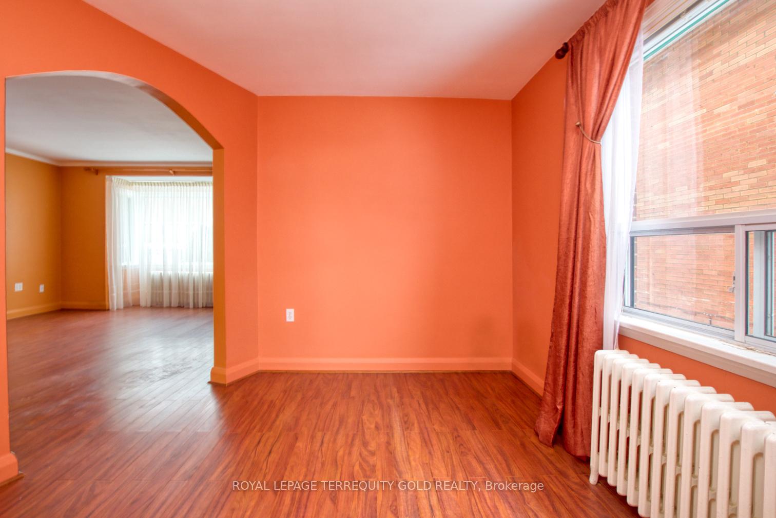 Photo 13 of 23 Mill Street, Brampton, Downtown Brampton — HOMEH