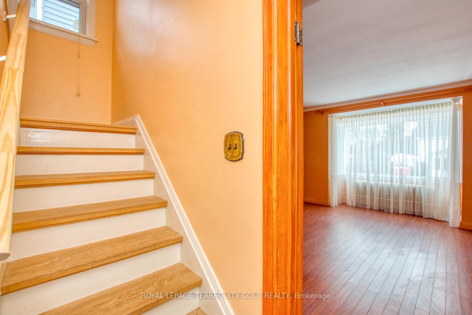 Photo 14 of 23 Mill Street, Brampton, Downtown Brampton — HOMEH