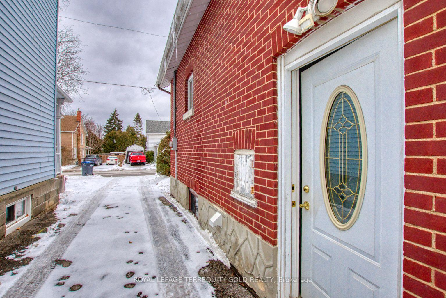 Photo 23 of 23 Mill Street, Brampton, Downtown Brampton — HOMEH