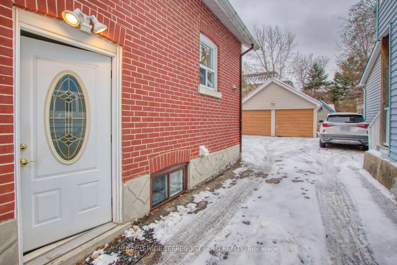 Photo 24 of 23 Mill Street, Brampton, Downtown Brampton — HOMEH