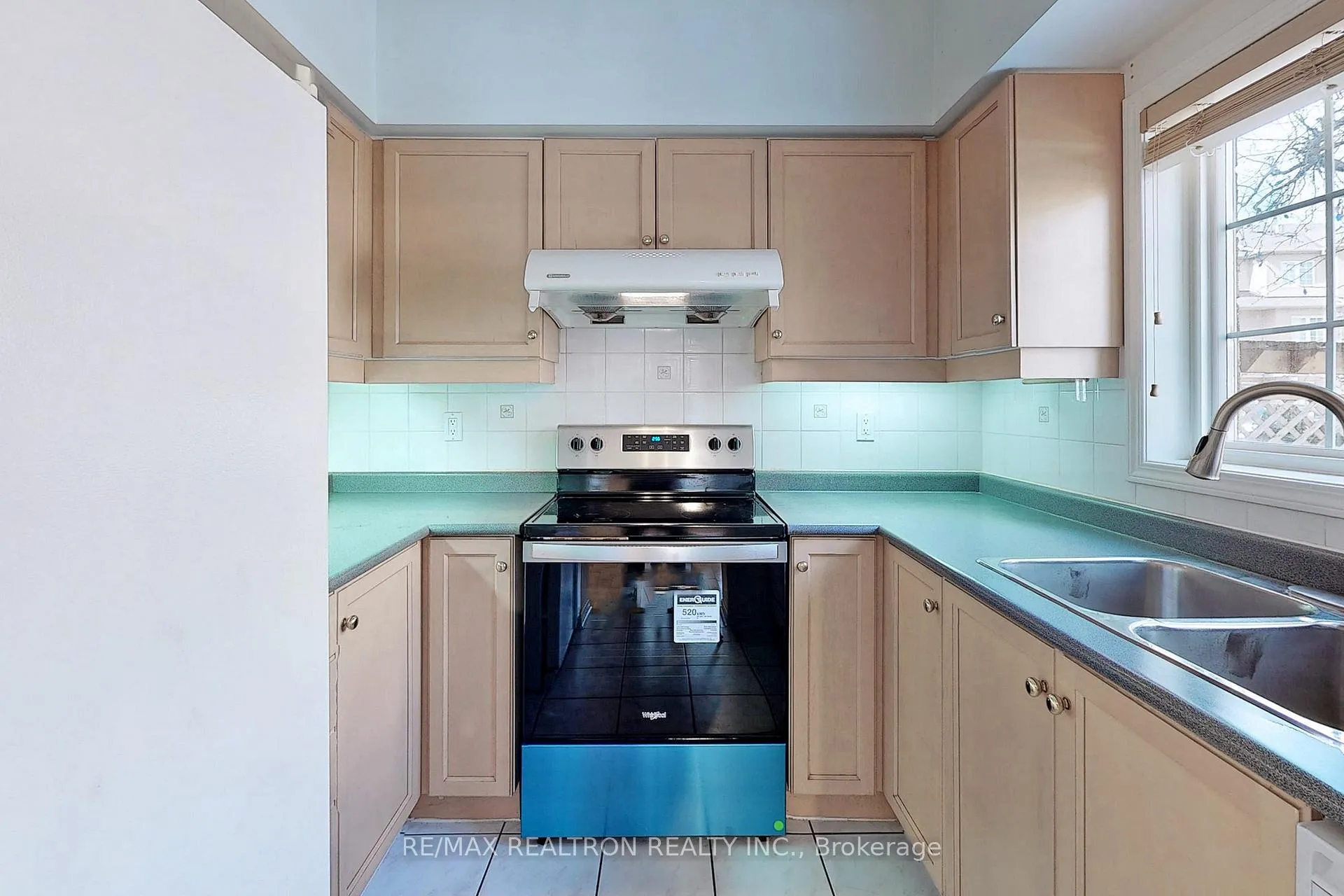 Photo 12 of Unit 7, 2 Cox Boulevard, Markham, Unionville — HOMEH