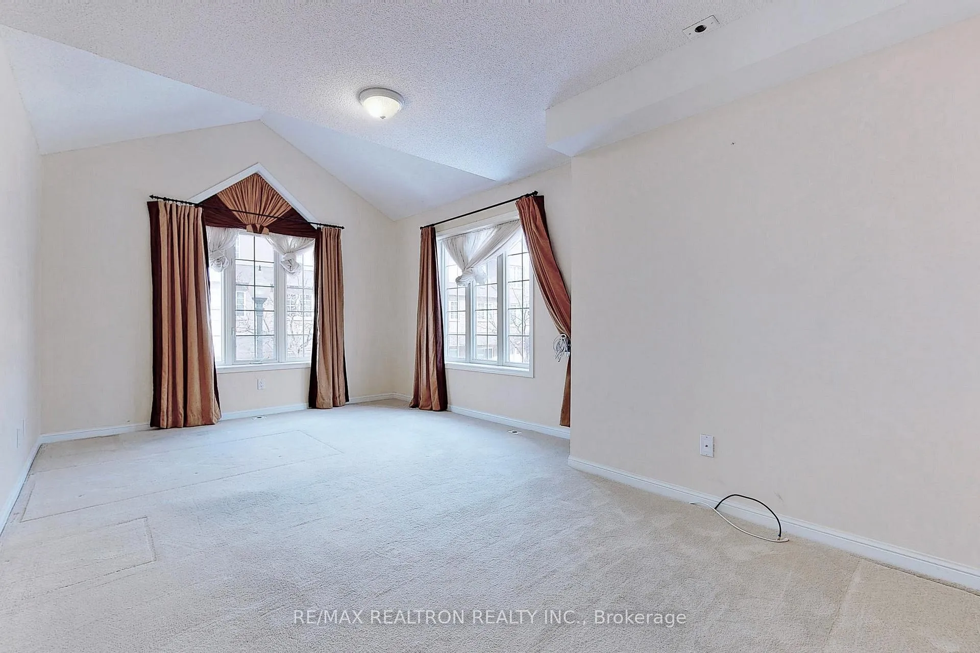 Photo 16 of Unit 7, 2 Cox Boulevard, Markham, Unionville — HOMEH