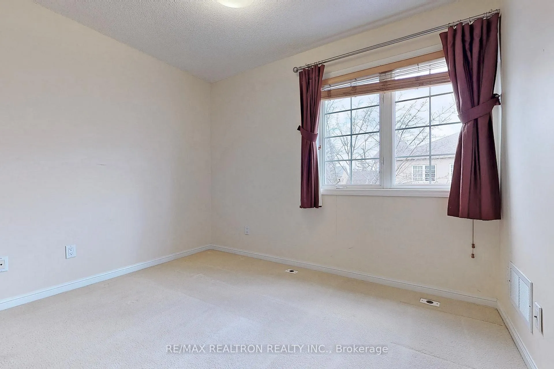 Photo 26 of Unit 7, 2 Cox Boulevard, Markham, Unionville — HOMEH