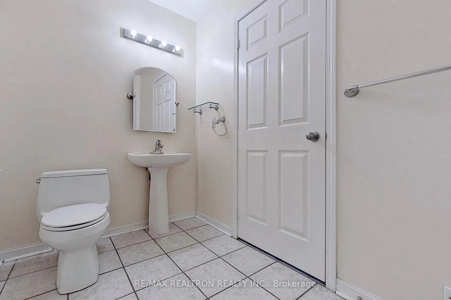 Photo 33 of Unit 7, 2 Cox Boulevard, Markham, Unionville — HOMEH