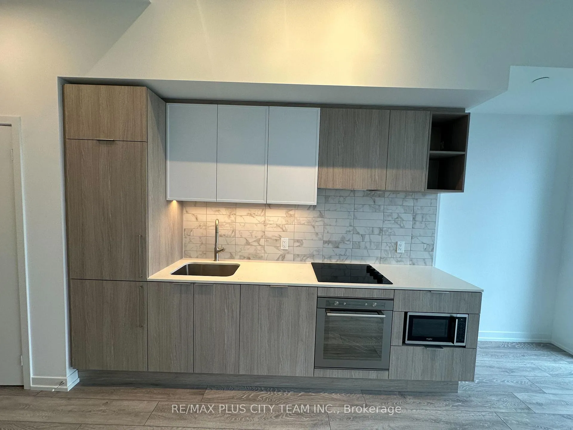 Photo 5 of Unit PH11, 2020 Bathurst Street, Toronto, Humewood-Cedarvale — HOMEH