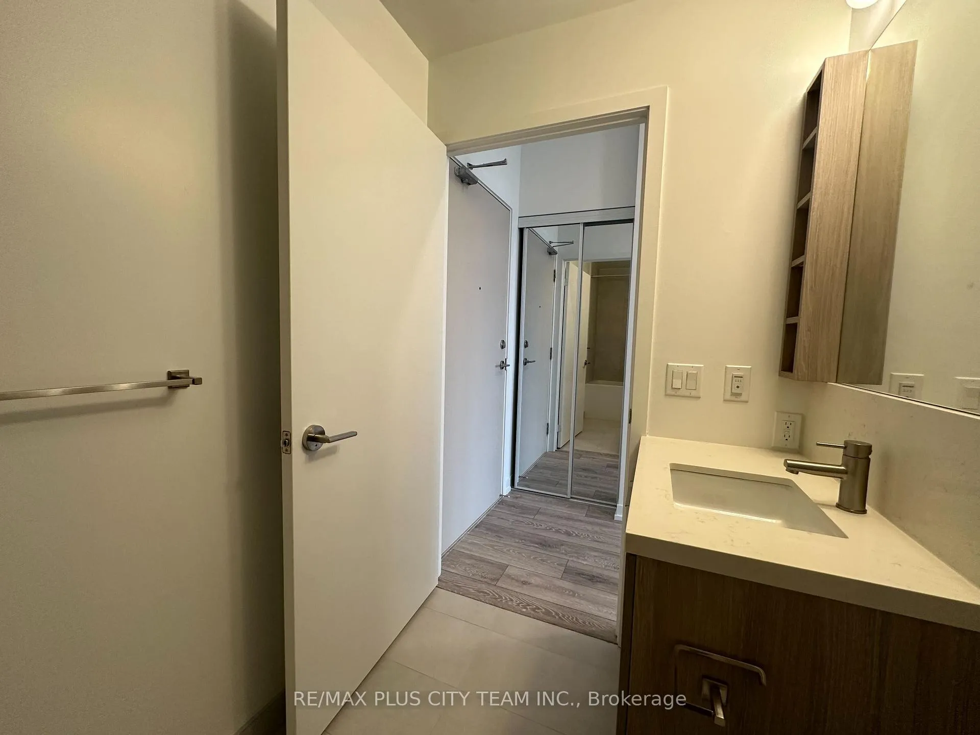 Photo 8 of Unit PH11, 2020 Bathurst Street, Toronto, Humewood-Cedarvale — HOMEH