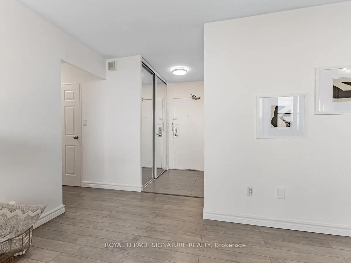 Photo 4 of Unit 1507, 60 Pavane Linkway, Toronto, Flemingdon Park — HOMEH