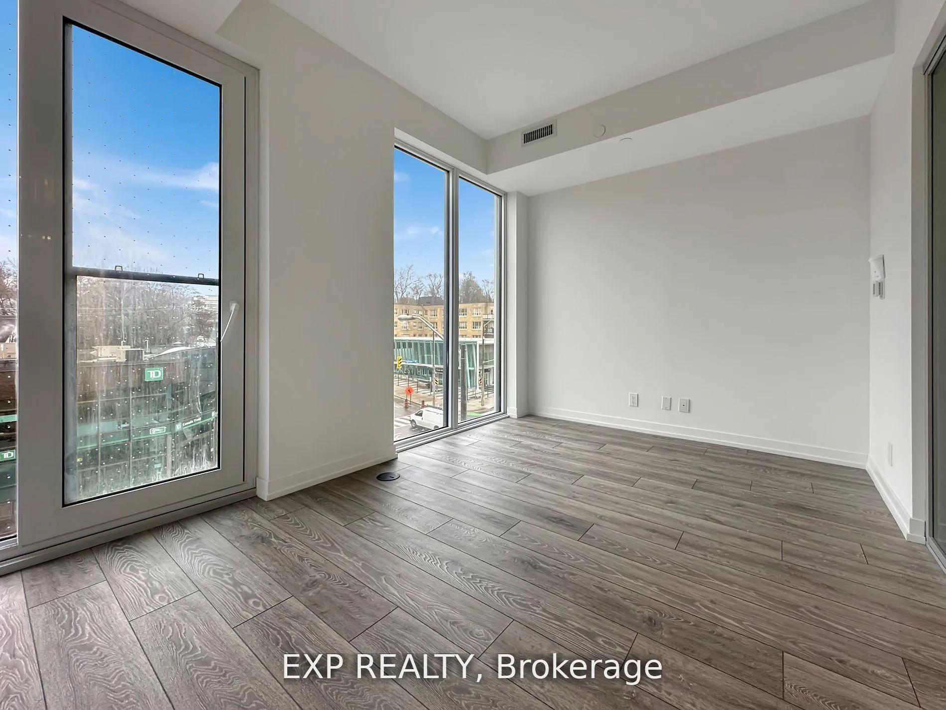 Front of Unit 531, 2020 Bathurst Street